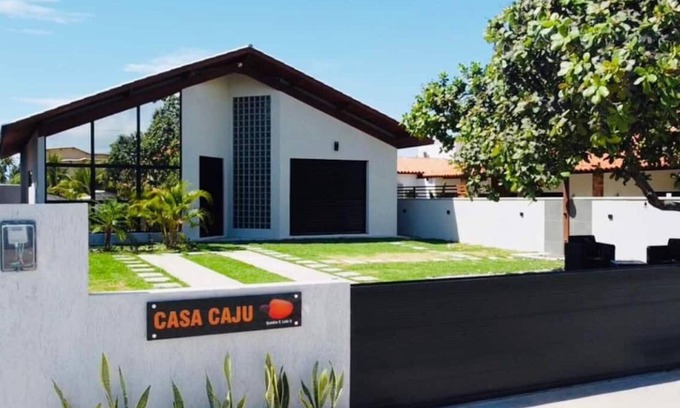 Praia do Frances House | Discover Cashew House: Pet-Friendly Oceanfront Retreat