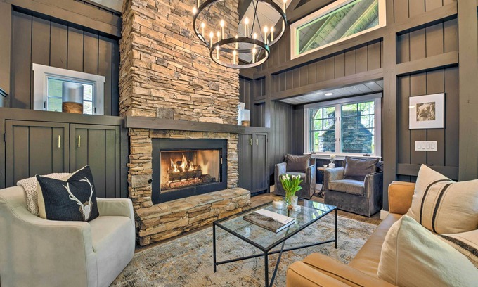 Cashiers House | Guest Rated 10/10: Cashiers Home with Deck & Outdoor Fireplace