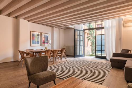Cannaregio Apartment | Family-Friendly Haven at Casin dei Spiriti - Rated 9/10