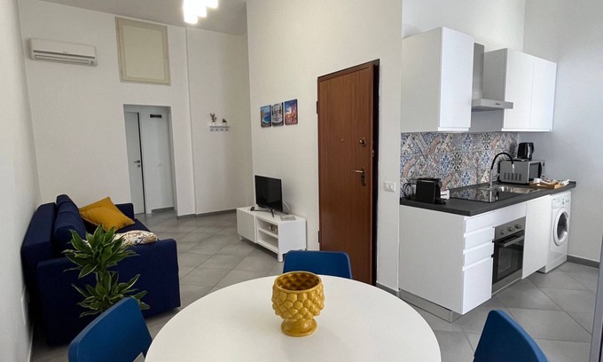 Kalsa Apartment | Historic Casina at 32: Family-Friendly Stay in Palermo