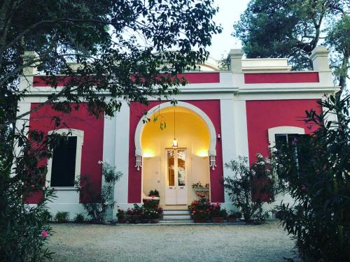 Arnesano Bed & Breakfast | Pet-Friendly Getaway at Casina Mozart Lecce with Hot Tub