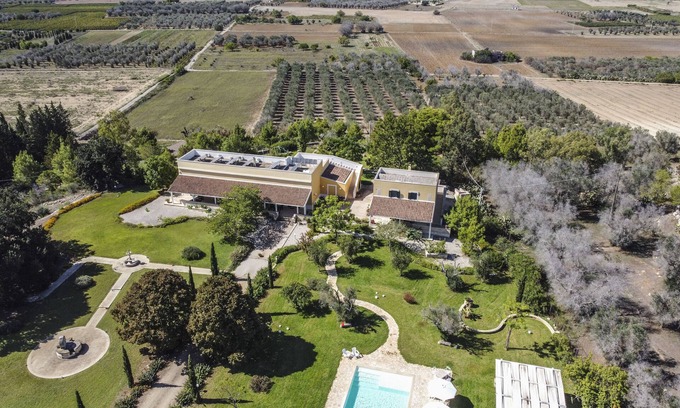 Trepuzzi Villa | Exclusive Villa with Pool Near the Sea - Perfect Getaway