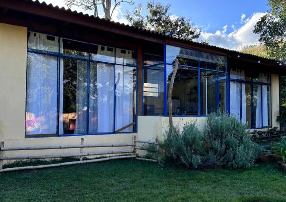 Sapucai-Mirim House | Pet-Friendly Casinha Limão Escondido with Oceanfront Views