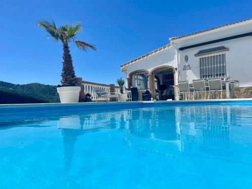 Vinuela Bed & Breakfast | Discover Casira: Oceanfront Studios in Viñuela, Costa Del Sol