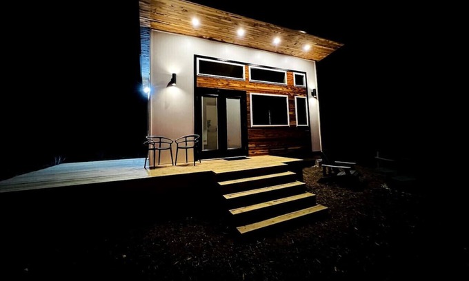 Athens House | Tranquil Casita 1: Nature Getaway with Pet-Friendly Amenities