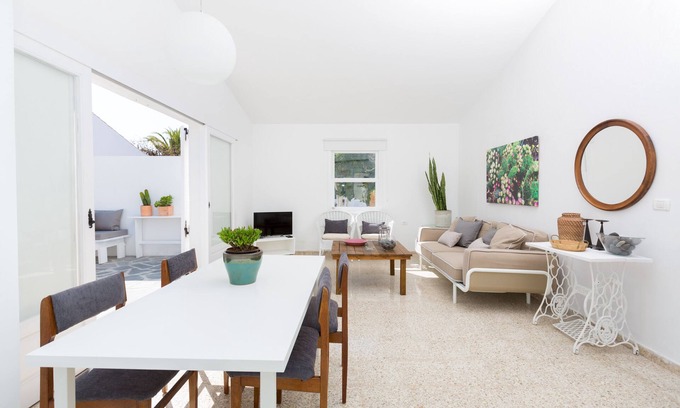 Arona Cottage | Cozy Casita 3: Private Garden, Kitchen & WiFi Included