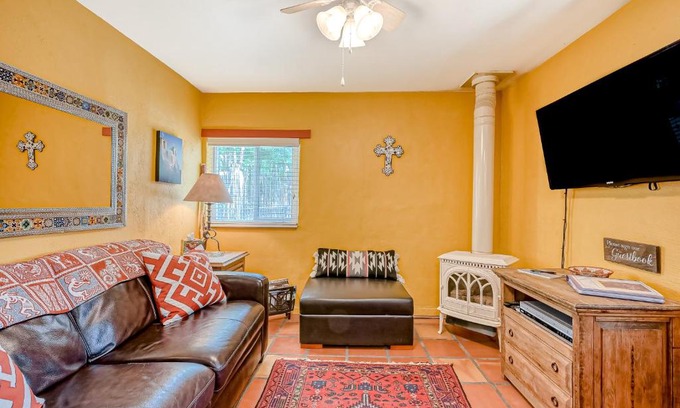 Taos House | Discover Comfort at Casita Antonio - Pet and Child Friendly