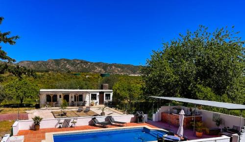 Alhaurin de la Torre House | Idyllic Casita Azahar in Andalucía with Oceanfront Pool