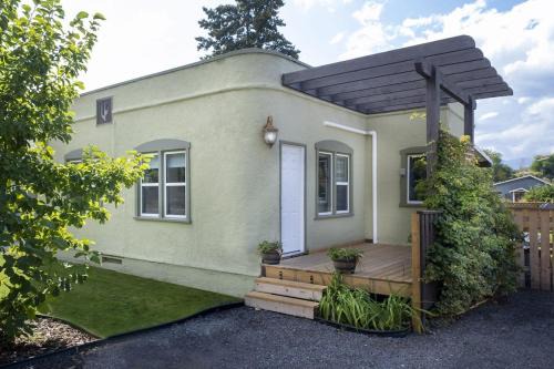 Okanagan-Similkameen House | Discover Casita Bella Vita: Pet-Friendly Retreat in Summerland
