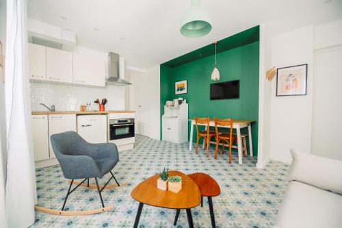 Alpes-Romans Apartment | Cozy Casita: Family-Friendly Retreat with Free Parking