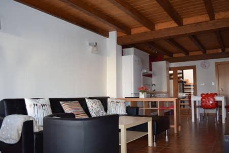 Sardon de Duero House | Discover Casita de la Plaza: Pet & Child Friendly Retreat
