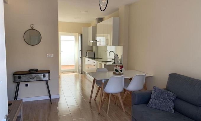 Genil House | Family-Friendly Casita in Granada with Convenient Parking