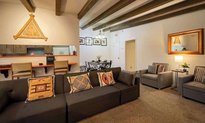 Alto House | Discover Casita Escondida: Family-Friendly Getaway with Pool