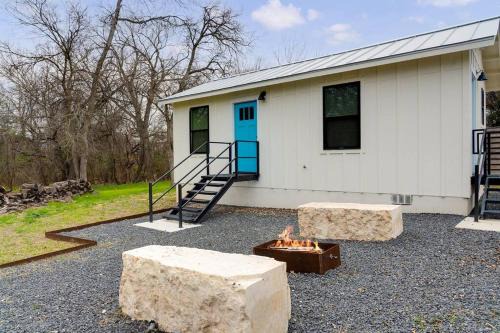 Fredericksburg House | Cozy Casita Fulton with Fire Pit near Main St - Rated 10/10