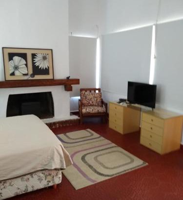 Villa Carlos Paz House | Exclusive Casita Misol: Pool & Steps from the River