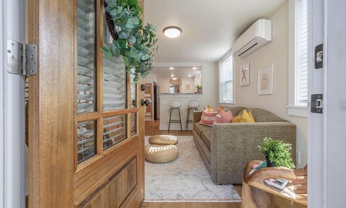 Seminole Heights Apartment | Discover Casita on Central: Ideal for Families Near Dining