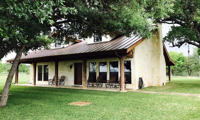 Center Point House | Discover Casita Paloma: 3BR Retreat with Pool & Spa