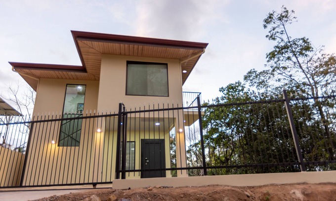 Grifo Alto Apartment | Explore Beaches and Nature from Casita Poro Hotel Retreat