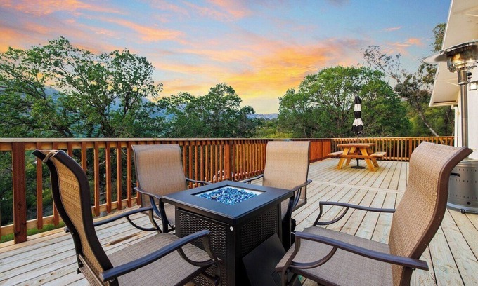 Three Rivers House | Relax at Casita Tres Rios - Steps from Sequoias Adventure