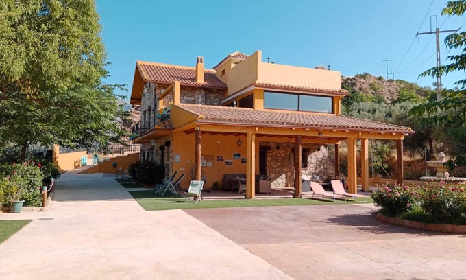 Castril Apartment | Relaxing Getaway at Casita Vista Alegre – Pet Friendly & Spa