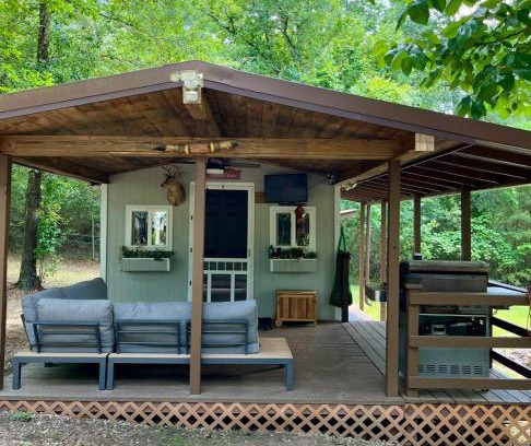 Montgomery House | Beautiful Casita with Swimming Pond & Volleyball Access