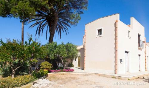 Nubia Bed & Breakfast | Family-Friendly Escape at Casolare Nelle Saline - Rated 9.4