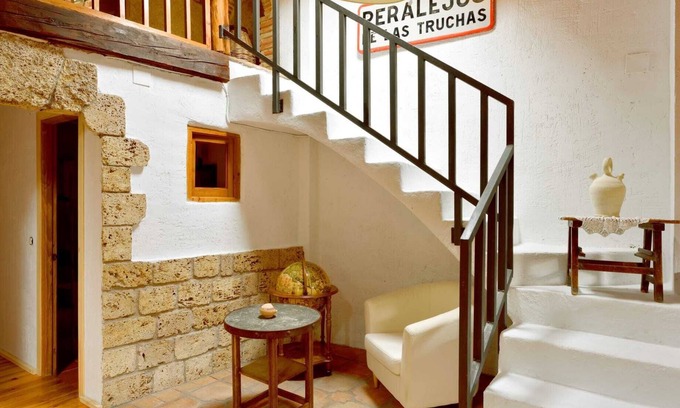Peralejos de las Truchas Cottage | Rustic Casona: Family-Friendly Retreat in PN Alto Tajo
