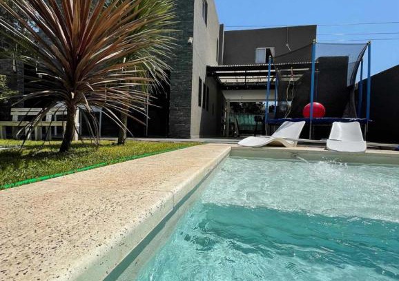 General Rodriguez House | Budget-Friendly Stay at Casona del Oeste with Pool