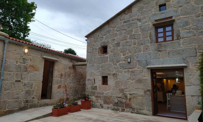 A Moreira House | Experience Casona do Cereixo with Ocean View & Spa