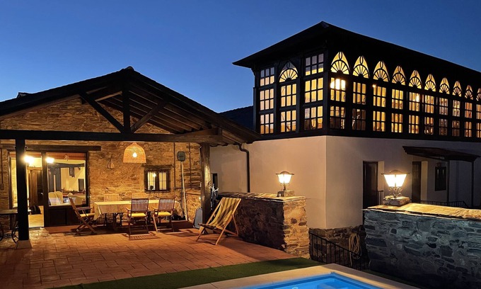 Ponferrada House | Experience Casona Las Burillas: Ideal for 10 Guests