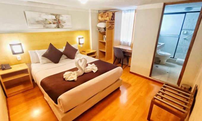 Lake Titicaca - Puno Hotel | Inviting Stay at Casona Plaza Balsa Inn with Free Breakfast