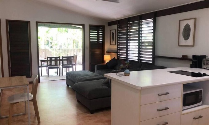 Mission Beach House | Discover Cassawong Cottages: Gecko 2-Bed with Family Amenities