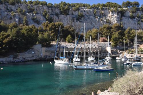 Cassis House | Oceanfront Cassis Lodges - Guest Rated 9.1/10
