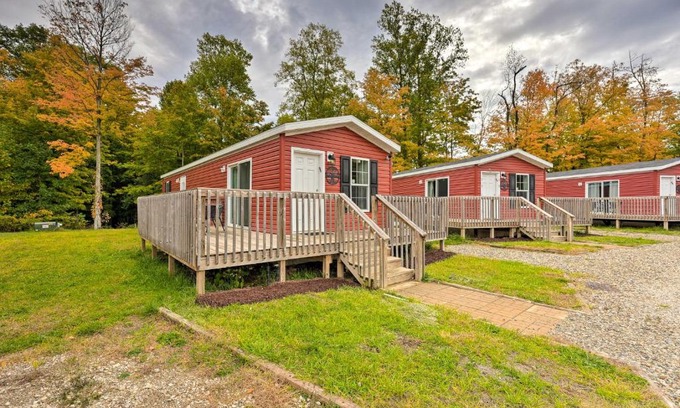 Cassopolis House | Cozy Cassopolis Cabin with Private Deck & Lake Access