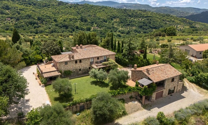 Seggiano Apartment | Discover Ulivo Apartment at Castagnatello Estate - 9.8/10 Rated