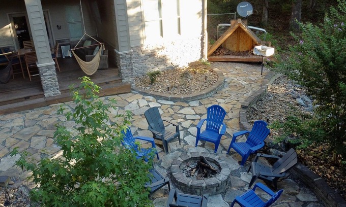 Jones Mills House | Discover Castaway Cove: Lakefront Bliss with Spa & Hot Tub