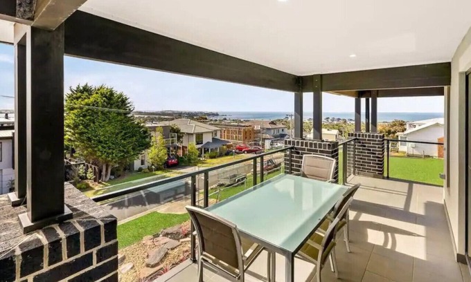 San Remo House | Unforgettable Castaway Views on Broadway with Oceanfront Bliss