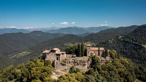 Llaes House | Discover Castell de Llaés: Pet-Friendly Oceanfront Escape