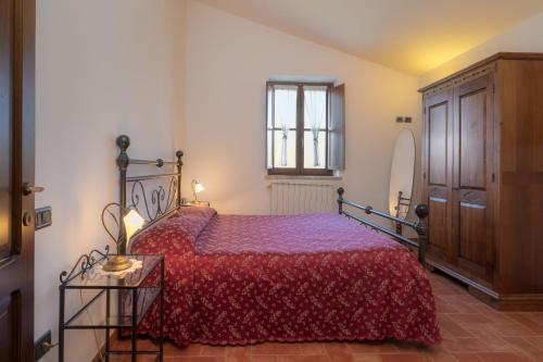 Pupaggi House | Discover Castello di Pupaggi: Pet-Friendly Retreat with Pool