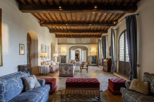 Santo Stefano A Tizzano House | Castello di Montemasso B&B