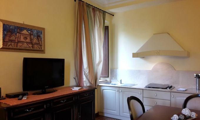 Izzalini Apartment | Relax at Castello Izzalini Todi Resort with Pool & Spa