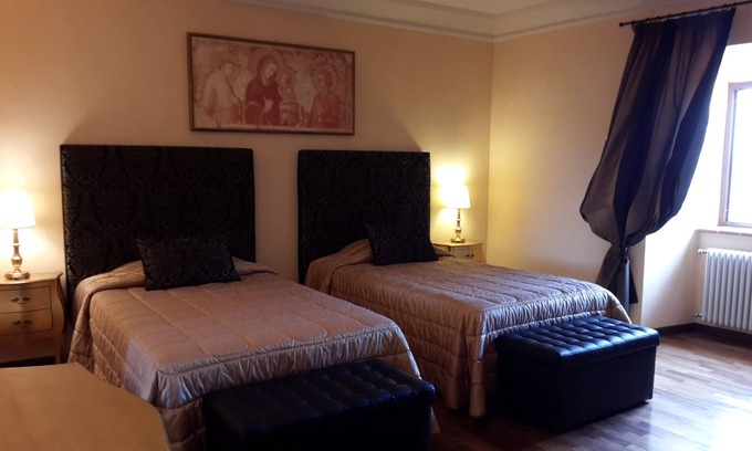 Izzalini Apartment | Relax at Castello Izzalini Todi Resort with Pool & Spa