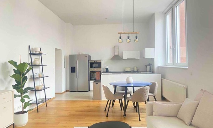 Sudliche Innenstadt Apartment | Discover Castillo Grande: Family-Friendly & Highly Rated