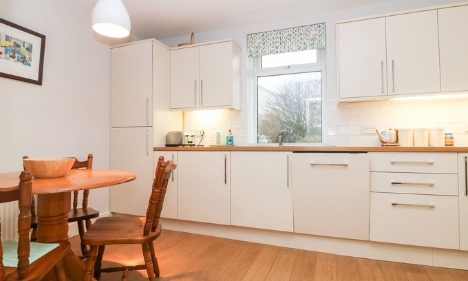 Anstruther Cottage | Discover Castle Cliff: Pet-Friendly Holiday Cottage Retreat