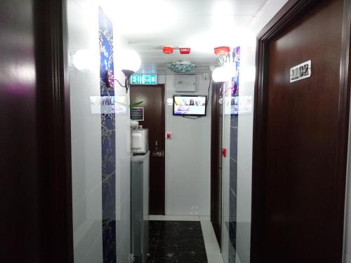 Tsim Sha Tsui House | Budget-Friendly Stay at Castle Inn with Child-Friendly Amenities
