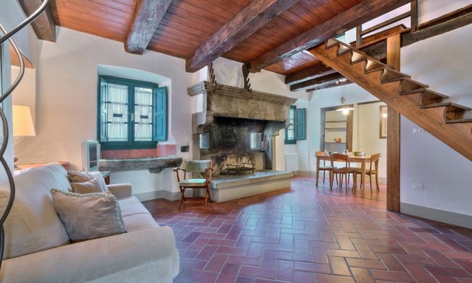 Sarna Apartment | Discover the Castle of Sarna Casa Cisterna Retreat