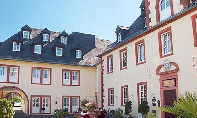Daun House | Delightful Double Room with Spa at Romantik Schloss Hotel