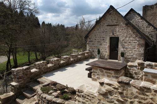 Faux-la-Montagne Apartment | Discover Castle Terrace: Family-Friendly Retreat Awaits