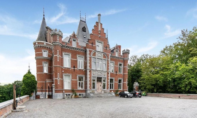 Gesves House | Unwind at the Castle with Wellness and Cinema Experience