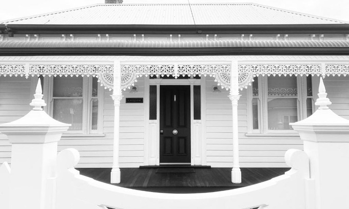Geelong West House | Castlebar: Boutique Accommodation Near Pakington Street